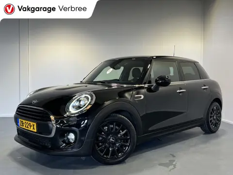 MINI 5-deurs 1.5 One Pepper | Navigatie/Android/Apple Carplay | LM Velgen 16" | Cruise Control | PDC