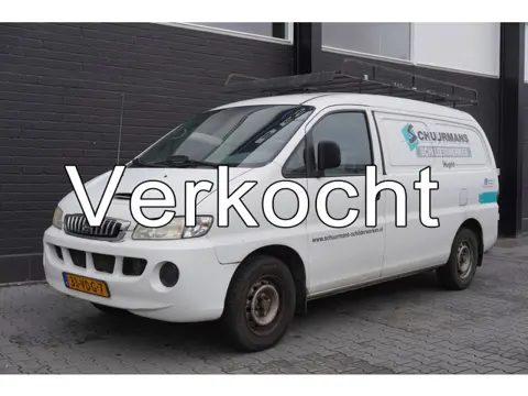 Hyundai H200 2.5 TCI 100PK L2 - Imperiaal - Trekhaak - Radio - € 1.500,- Excl.
