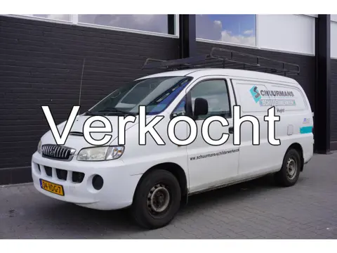 Hyundai H200 2.5 TCI 100PK L2 - Imperiaal - Trekhaak - Radio - € 1.500,- Excl.