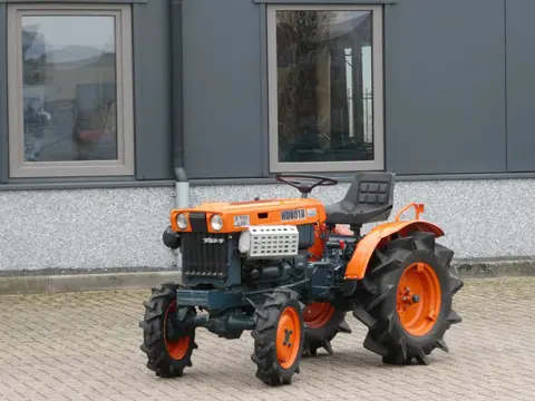 Kubota B7000 4wd / Margetrekker