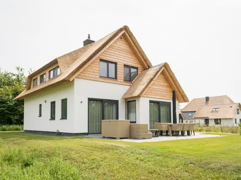 Vrijstaande villa op steenworp afstand van de cocksdorp en het strand