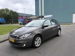 Peugeot 308 1.2i PureTech Active 6-Bak 130 PK. Mooie auto met slechts 131.000 KM !!! Tweede eigenaar