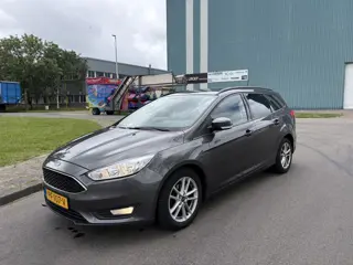 Ford FOCUS Wagon 1.0i Lease Edition 6-Bak 126 PK. Distributieriem en waterpomp vervangen bij 197.000