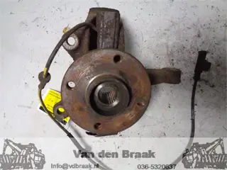 Toyota Aygo 2005-2022 Fusee links voor