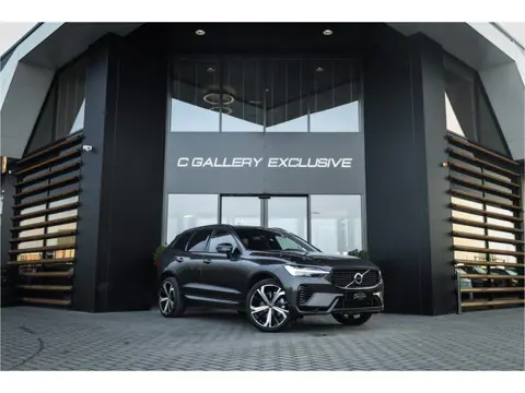 Volvo XC60 2.0 T6 Plug-in hybrid AWD Ultimate Black Edition - Panorama | Memory | Elek. Trekhaak | S
