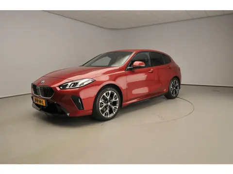 BMW 1 Serie 5-deurs 120 | M-Sportpakket | LED | Navigatie | Sportstoelen | Stoelverwarming | DAB | A