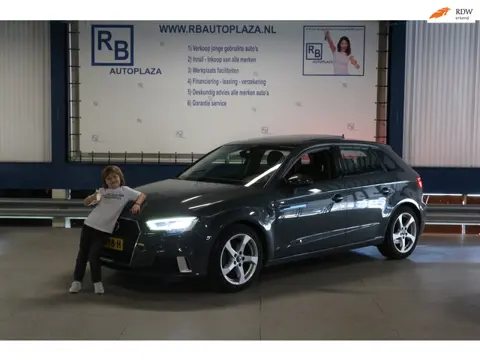 Audi A3 Sportback 1.0 TFSI Sport / PANO / LED / NIEUW MODEL / SPORT INTERIEUR / NW APK ! !