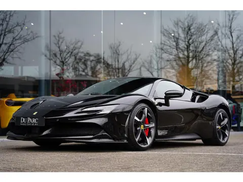 Ferrari SF90 Stradale 4.0 V8 / Carbon Interieur + Exterieur / Lifting