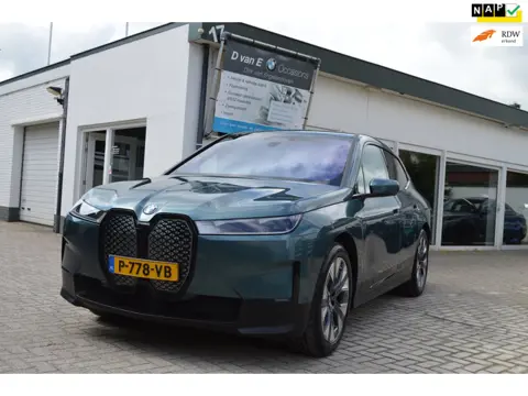 BMW IX XDrive40 High Executive/1 Eig./Trekhaak/harman kardon/massage-koeling