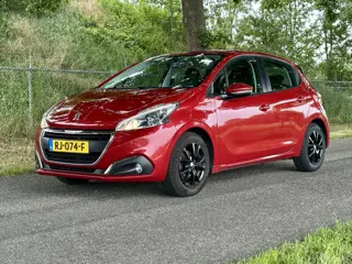 Peugeot 208 1.2 PureTech Blue Lion | Airco | Apple carplay | PDC | Cruise control