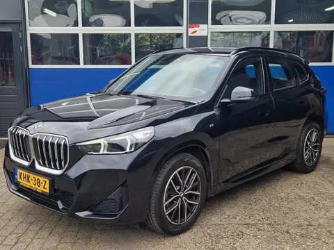 BMW X1 SDrive18i M-Sport / Automaat / Keyless / LED / Achterklep elektrisch / Stoelverwarming / Carp