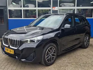 BMW X1 SDrive18i M-Sport / Automaat / Keyless / LED / Achterklep elektrisch / Stoelverwarming / Carp