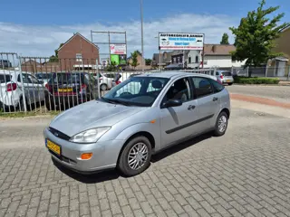 Ford Focus 1.6-16V Ghia