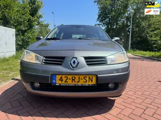 Renault Mégane Grand Tour 1.6-16V Privilège Luxe AUTOMAAT