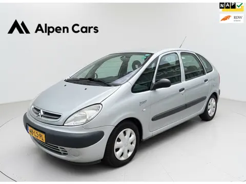 Citroen Xsara Picasso 1.8i-16V Différence Airco / Cruise controle / Trekhaak / APK 06-2027