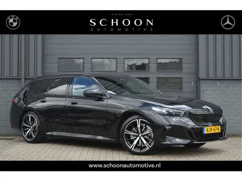 BMW 5 Serie Touring 520i | M-PAKKET | PANO | ACC | CAM | H&K | TREKHAAK |