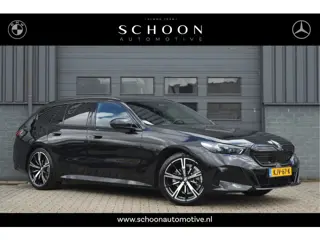 BMW 5 Serie Touring 520i | M-PAKKET | PANO | ACC | CAM | H&K | TREKHAAK |
