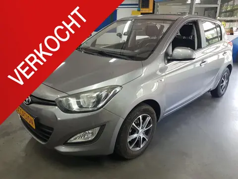 Hyundai i20 1200i 16V 5 DEURS AIRCO LM Velgen