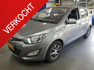 Hyundai i20 1200i 16V 5 DEURS AIRCO LM Velgen