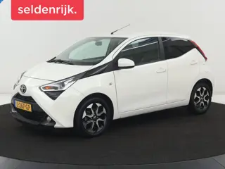 Toyota Aygo 1.0 VVT-i x-joy | Carplay | Camera | Cruise control | Climate control | Bluetooth | DAB