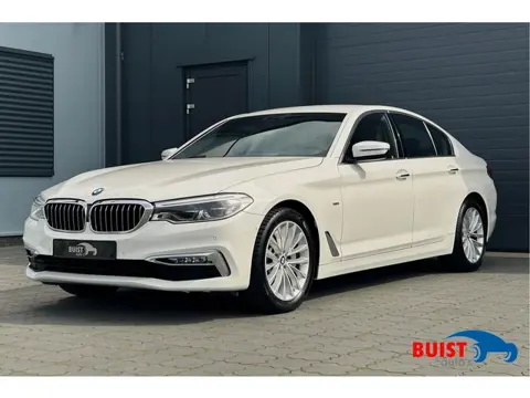 BMW 5 Serie 530i High Executive Luxury Line NAPPA LEER 18" NL-auto!