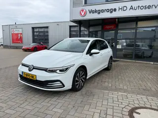 Volkswagen Golf 1.4 eHybrid Style (bj 2020, automaat)