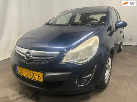 Opel Corsa 1.3 CDTi EcoFlex S/S Cosmo - Rechter Zijschade