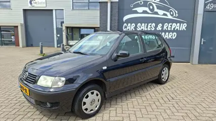VOLKSWAGEN POLO 1.4i 5-deurs met nieuwe APK en 4 nieuwe Banden