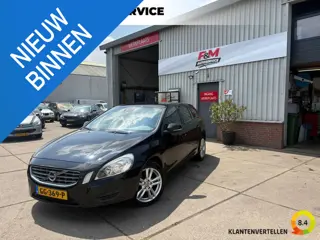 Volvo V60 1.6 T3 Kinetic Clima, cruise, pdc, trekhaak