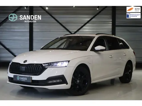 Skoda Octavia Combi 1.4 TSI iV PHEV Ambition|Automaat|LED|DAB|Stoel+stuurverwarming|Lane assist