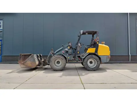 Giant V5003 X-tra HD