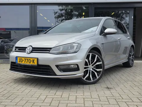 Volkswagen Golf 1.4 TSI Highline + R-LINE + MASSAGE + CARPLAY ANDROID + CAMERA