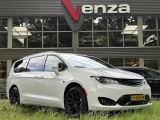 Chrysler Pacifica 3.6 V6 Hybrid Touring (bj 2019)