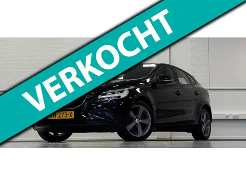 Volvo V40 2.0 T3 Nordic+ 100% Dealer onderhouden Trekhaak Navi LED Half/leer Mooi!