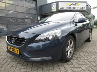 Volvo V40 1.6 D2 Momentum / NAV / CAMERA / CLIMATE / PDC