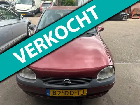 Opel Corsa 1.2i-16V Strada