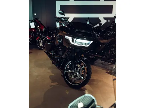 Harley-Davidson FLTRX Road Glide Black Trim Vivid Black