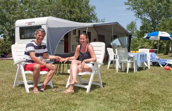 Huurcaravan op camping Nautic Almata