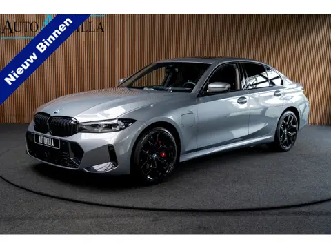 BMW 3-serie 330e xDrive M-pakket Pano HUD Leer 360 Harman K. Navi ACC PDC Virtual LM velgen Climate 