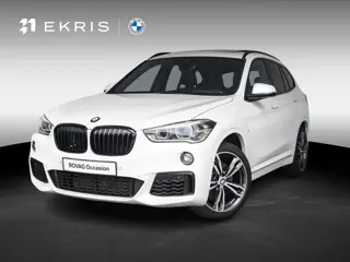 BMW X1 xDrive20i | High Executive | M Sportpakket | Achteruitrijcamera | Panoramadak | Stoelverwarmi