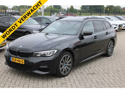 BMW 3 Serie Touring 330e High Executive M-SPORT PANORAMADAK MEMORY KEY-LESS CAMERA CARPLAY