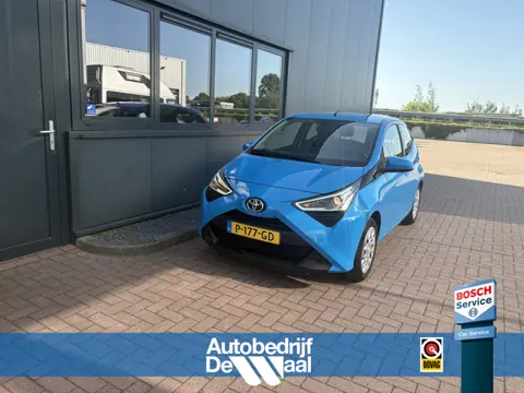 Toyota Aygo 1.0 VVT-i X-Play Automaat 5-drs. CAMERA/CARPLAY/MEDIA/LIMITER