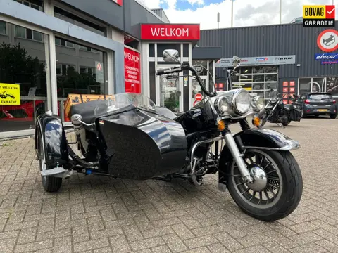 Harley Davidson Tour FLHT Electra Glide Standard lak zijspan. L4e