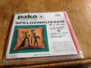 Borduurpakket, PAKO - speldenkussen - nieuw