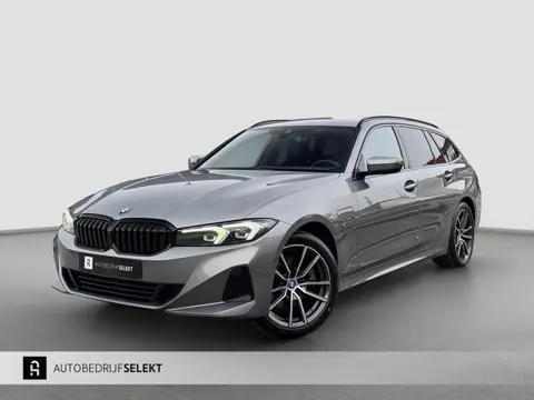 BMW 3-serie Touring 320e | Trekhaak | Nieuw model | Carplay | Camera | Skyscraper grau | Sfeerverlic