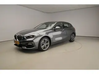 BMW 1 Serie 5-deurs 118i | LED | Leder | Navigatie | Sportstoelen | Stoelverwarming | DAB | Alu 17 i