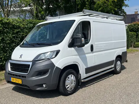 Peugeot Boxer L1H1 110pk | Imperiaal| Inrichting | Trekhaak | Airco
