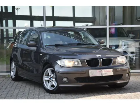 BMW 1-serie BMW 118d 5-Deurs | Leder | Stoelverwarming | Trekhaak | 1e Eigenaar