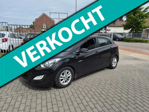 Hyundai I30 1.6 GDI i-Vision,Opletten motor beetje tikt.