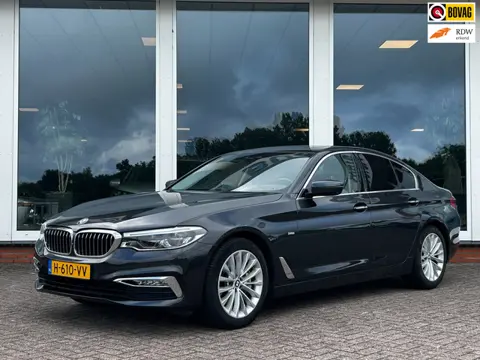 BMW 5-serie 540i xDrive High Executive - Leder - Panorama - LM